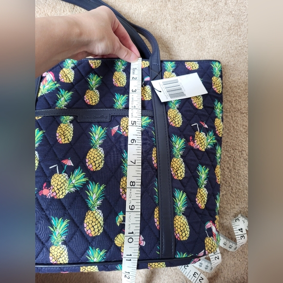 Vera Bradley Tote in Retired Toucan Party Print! NWT! - Picture 7 of 14